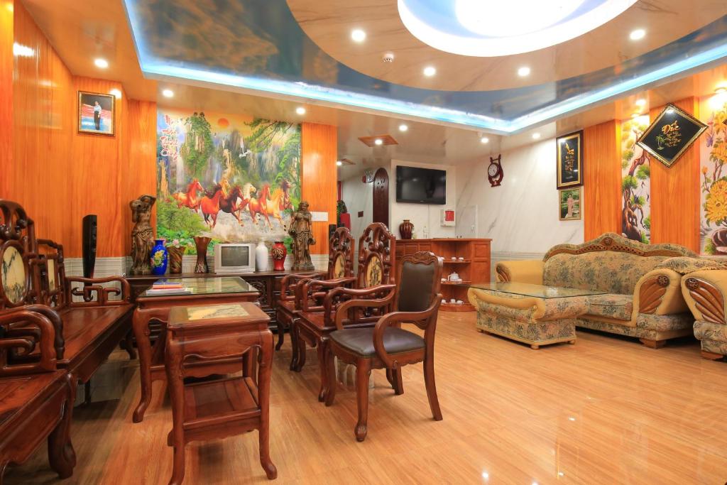 Tuyết Minh Hotel room 4