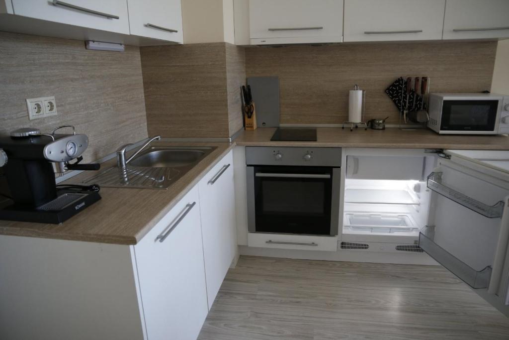 Varna South Bay Luxury Apartments room 4