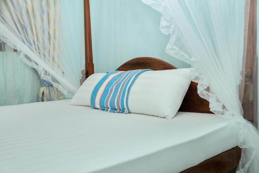 Veranda Guest Home room 4