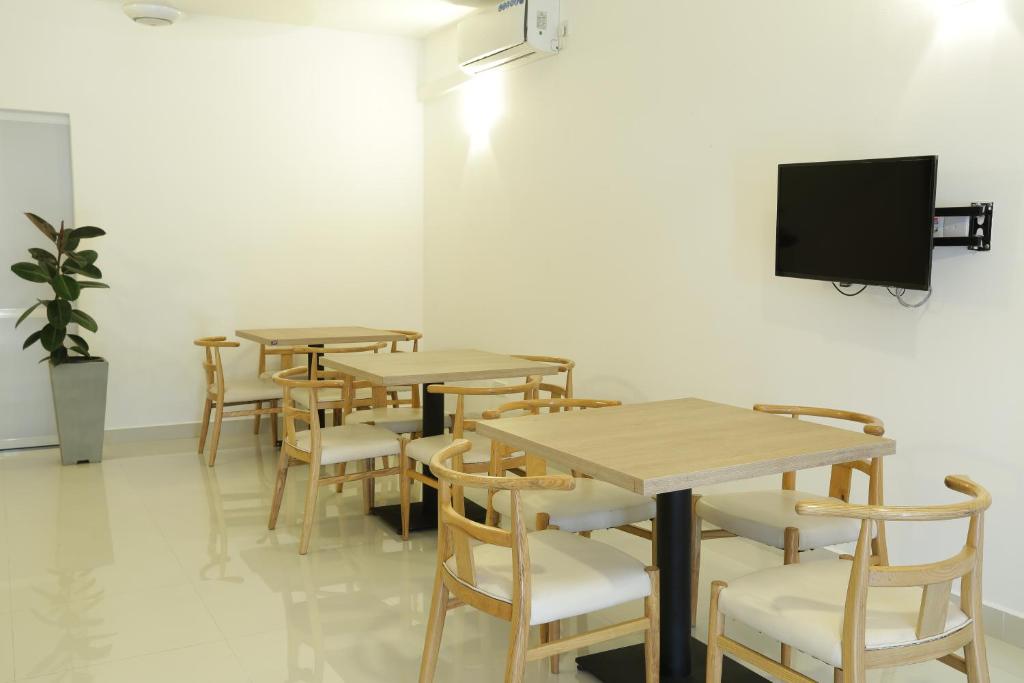 Villa Agoura Grand Negombo room 4