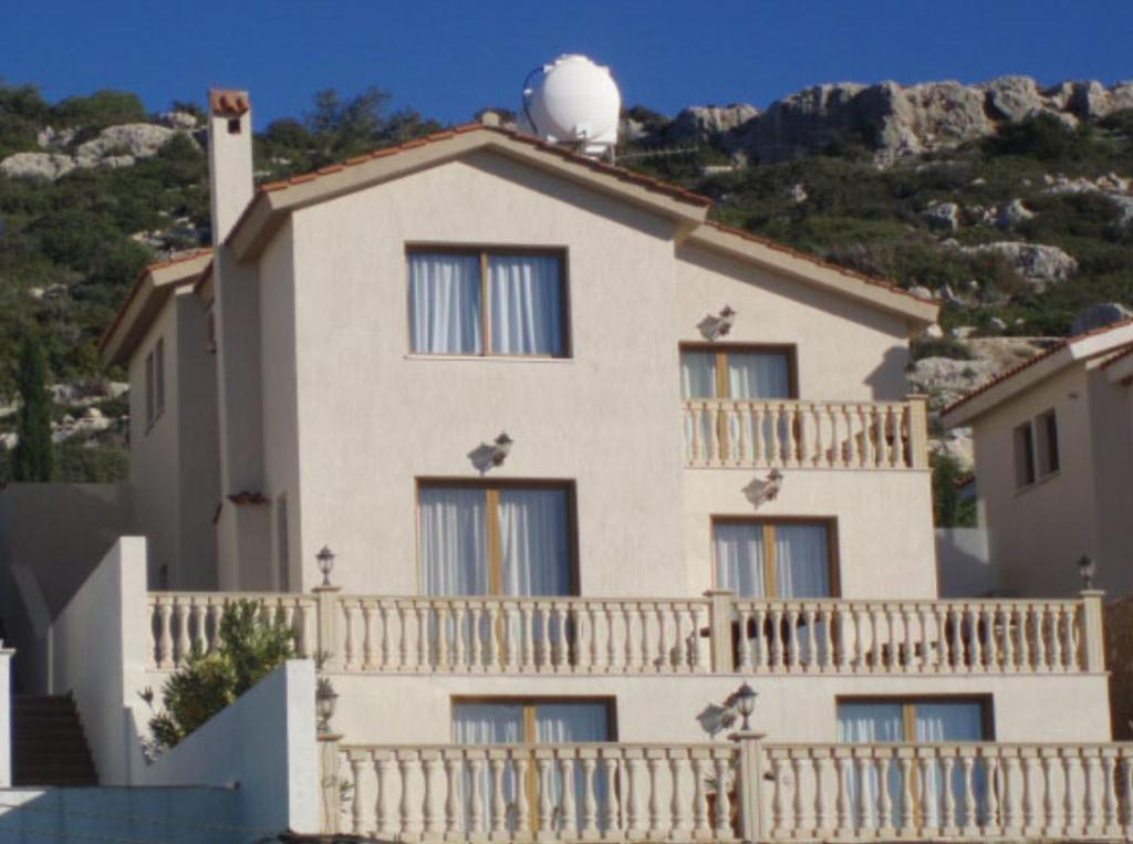 Villa Aphrodite room 3