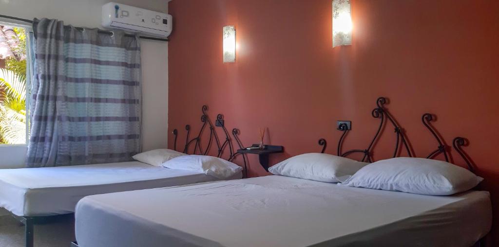 Villa Cabana Inn room 6