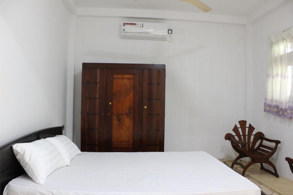 Villa Diorama room 6