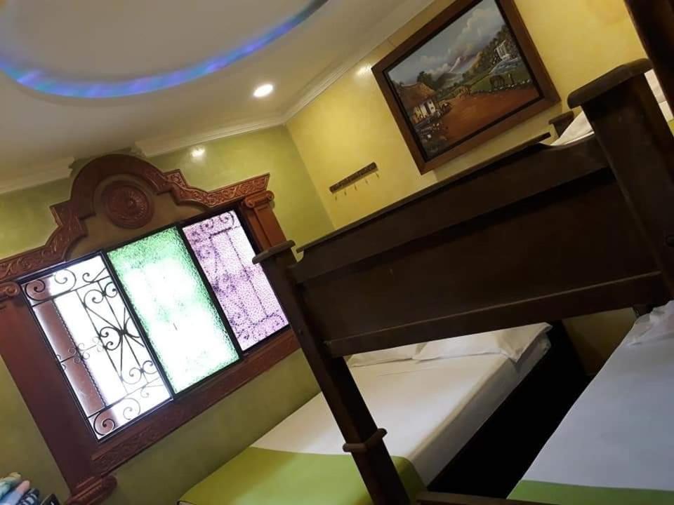 Villa Imperio room 6