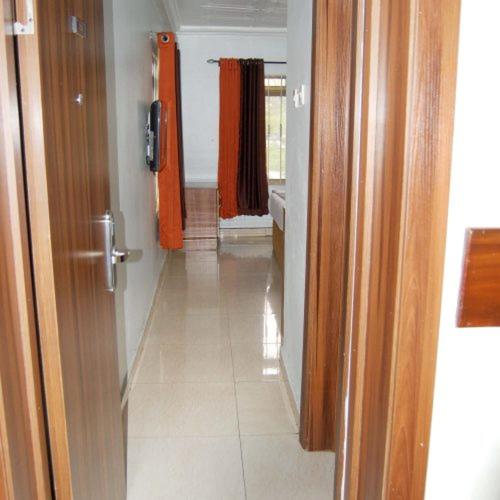 Villa Park Hotel and Suites room 5