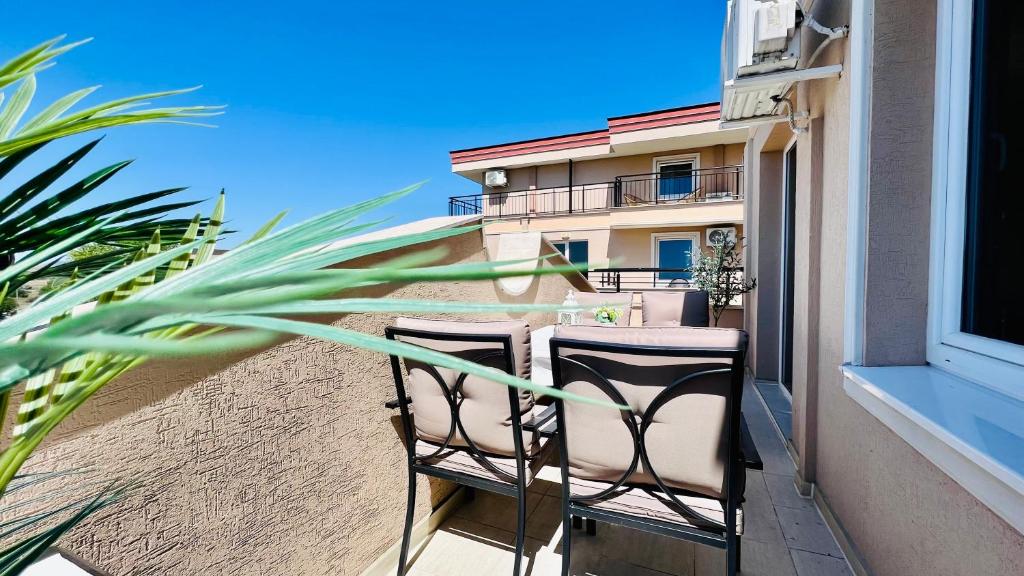 VIP Zone Apartments room 2