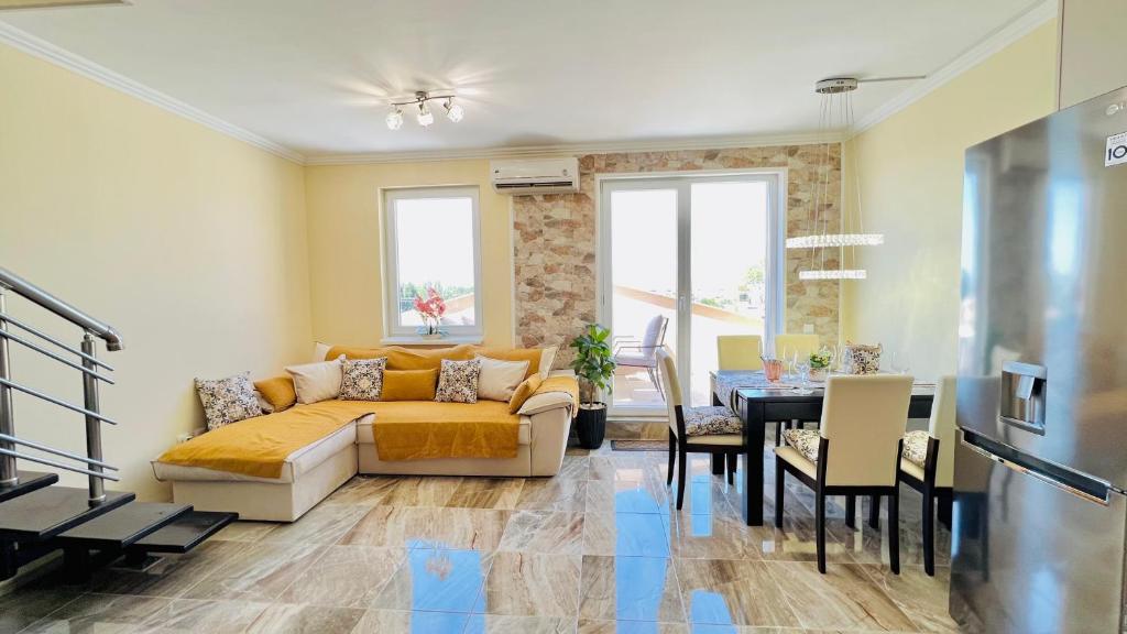 VIP Zone Apartments room 3