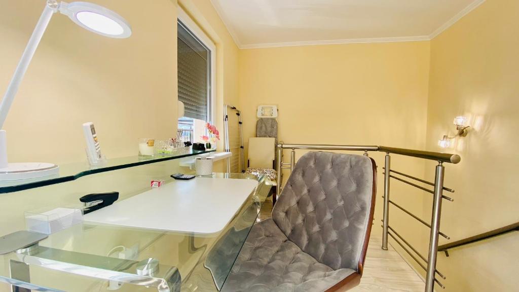 VIP Zone Apartments room 6