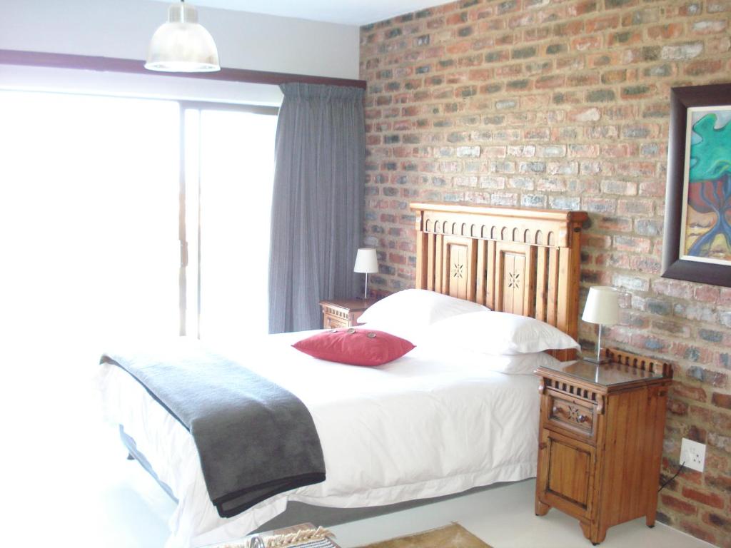 W21 Guest House room 2