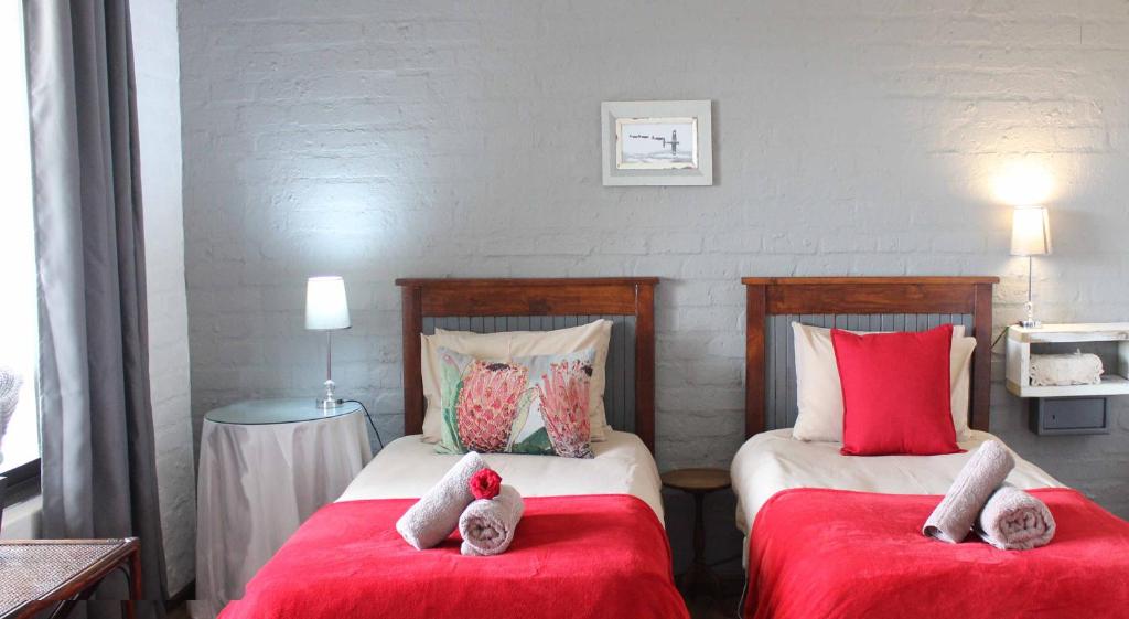 Waterside on Le Bonheur room 4