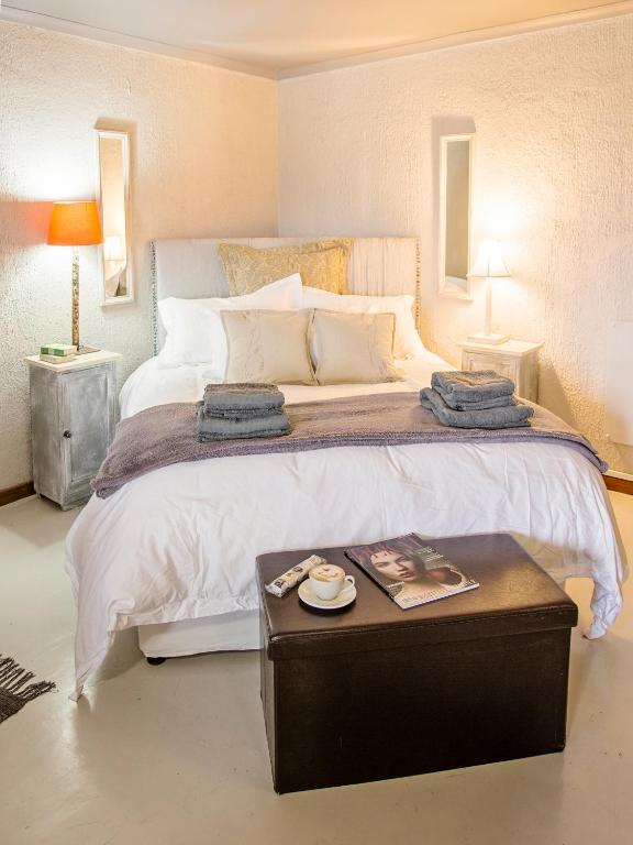 Waterside on Le Bonheur room 5