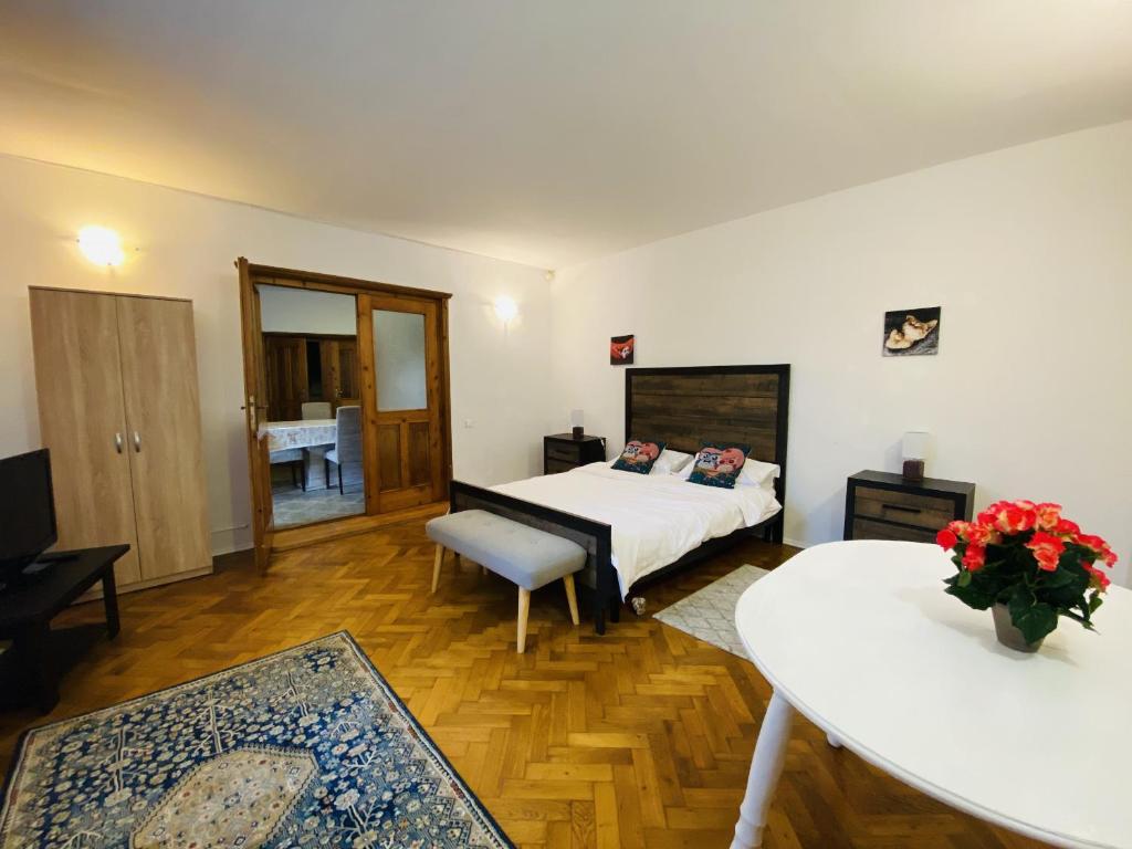 Werkstatt Castelului room 6