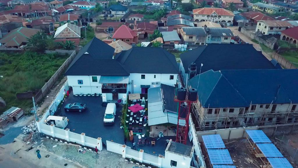 White Vill Hospitality and Homes II room 1