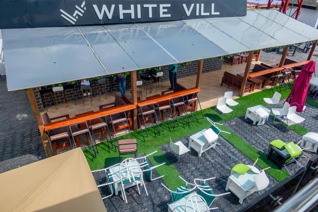 White Vill Hospitality and Homes II room 4