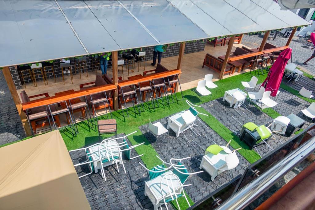 White Vill Hospitality and Homes II room 5