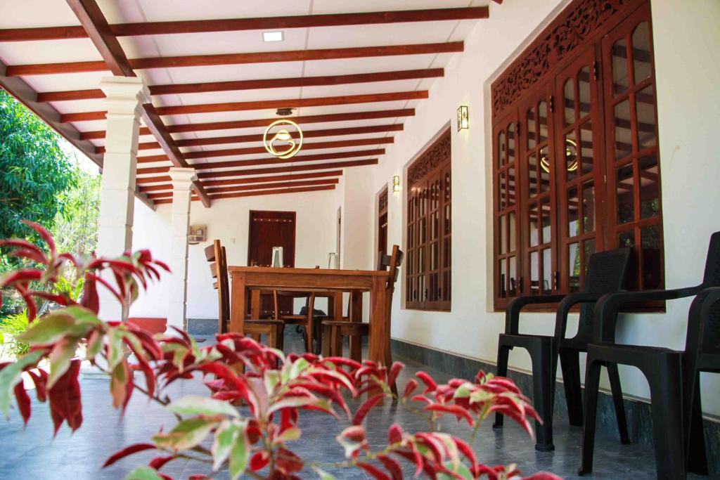 Wijesiri Family Guest House room 6