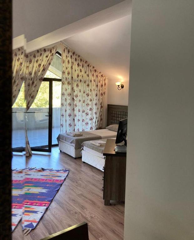 Къща за Гости Дивият Божур room 4