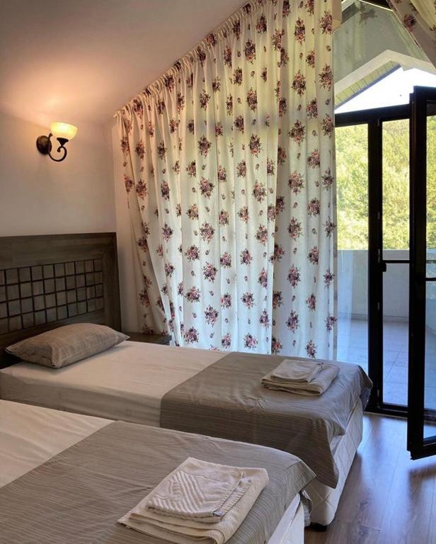 Къща за Гости Дивият Божур room 5