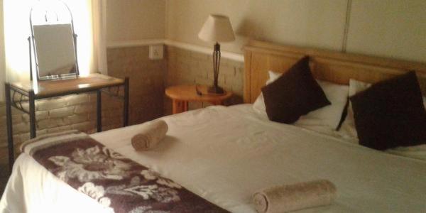 Willowgrange Country Hotel room 2