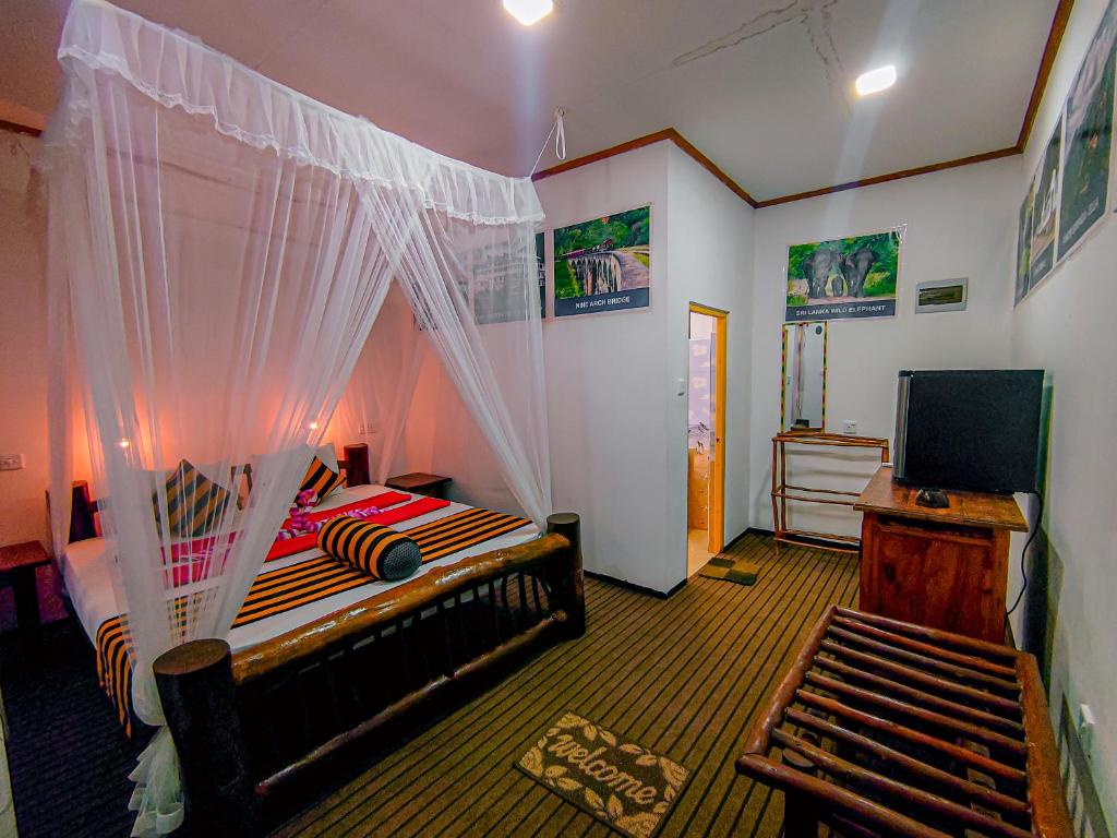 Yolo Lovely Cottage room 1