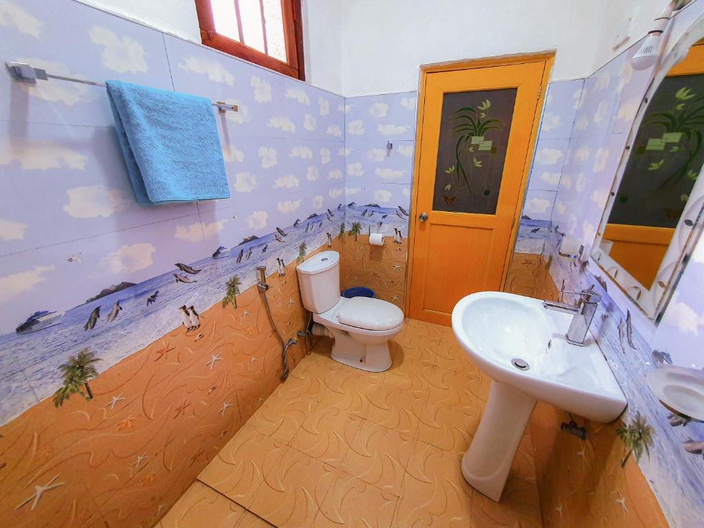 Yolo Lovely Cottage room 5